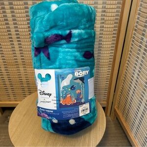 Finding Dory Small Plush Blanket NWT